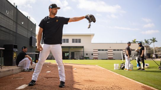 Never a 'finished product,' De Jong will pitch backwards, look ahead  taken in Lakeland, Fla. (Pirates)
